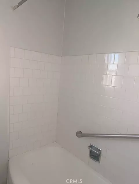 1619 W 136th St, Compton, CA 90222 photo 4