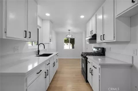 1965 W Oakland Ave, Hemet, CA 92545