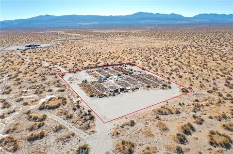7 Rancho Rd, Phelan, CA 92371