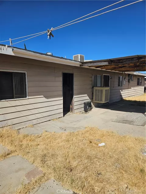 14959 Condor Rd, Victorville, CA 92394