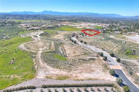 7496 Via Montecito, Riverside, CA 92506 photo 2