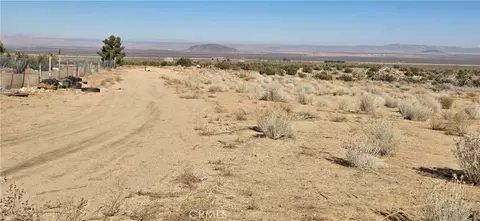 5 Avenue Y6, Llano, CA 93544 photo 8