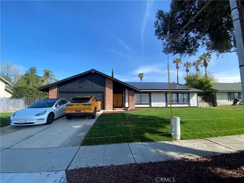 890 W Bohnert Ave, Rialto, CA 92377