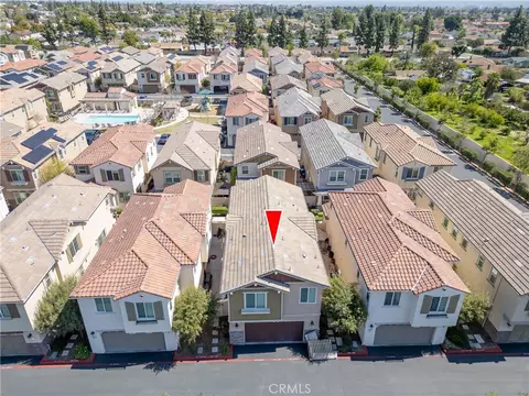 687 S Mandarin Ln, Rialto, CA 92376