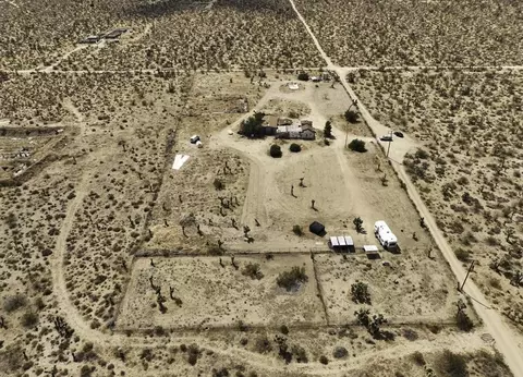 32800 224th St E, Llano, CA 93544