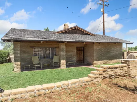 14924 Chamber Ln, Apple Valley, CA 92307