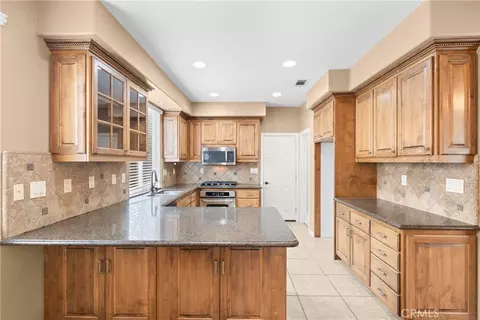 Kitchen - 32865 Naples Ct, Temecula, CA 92592 photo 2 of 5