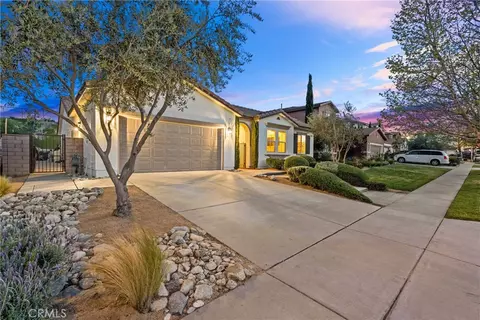 17949 Lapis Ln, San Bernardino, CA 92407