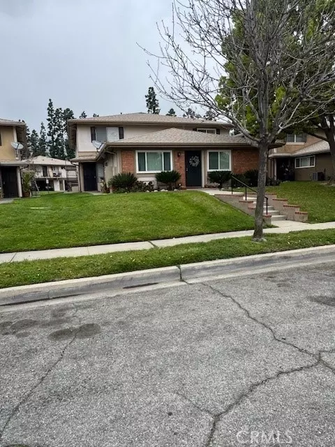 981 W Calle Del Sol #4, Azusa, CA 91702