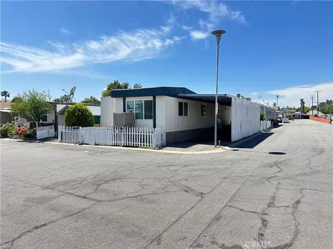 2250 W Mill St #53, Colton, CA 92324