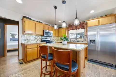 Kitchen - 715 E Mountain View Blvd, Big Bear City, CA 92314 photo 3 of 5
