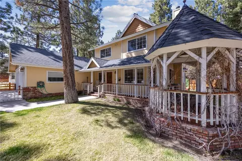 Exterior - 715 E Mountain View Blvd, Big Bear City, CA 92314 photo 5 of 21