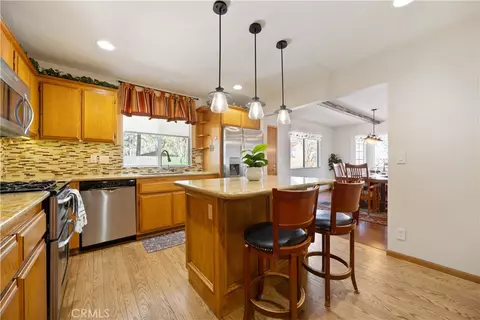 Kitchen - 715 E Mountain View Blvd, Big Bear City, CA 92314 photo 4 of 5