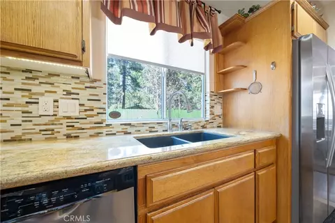 Kitchen - 715 E Mountain View Blvd, Big Bear City, CA 92314 photo 5 of 5