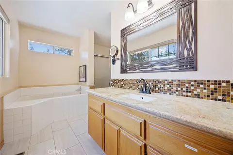 Bath - 715 E Mountain View Blvd, Big Bear City, CA 92314 photo 3 of 7