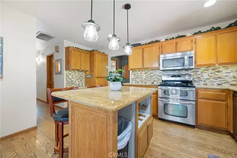 Kitchen - 715 E Mountain View Blvd, Big Bear City, CA 92314 photo 2 of 5