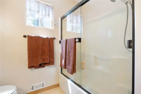Bath - 715 E Mountain View Blvd, Big Bear City, CA 92314 photo 7 of 7