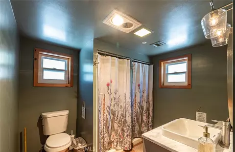 Bath - 41505 Alder Dr, Forest Falls, CA 92339 photo 1 of 4