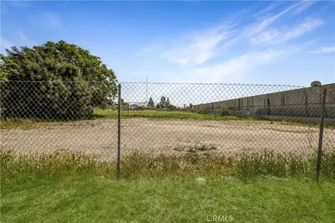 9971 Cedar Ave, Bloomington, CA 92316