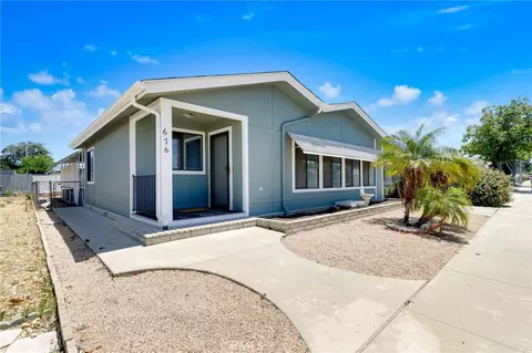 676 Seville Dr, Hemet, CA 92543