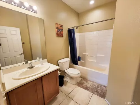 Bath - 43620 Brahea Ct, Indio, CA 92201 photo 9 of 10