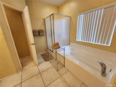 Bath - 43620 Brahea Ct, Indio, CA 92201 photo 7 of 10