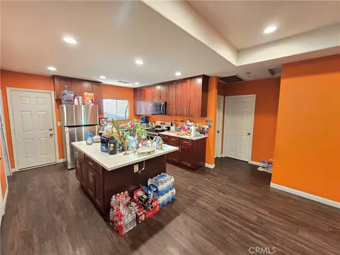 320 E South St, Rialto, CA 92376 photo 2