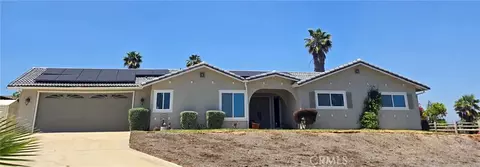 2059 Summit Dr, Escondido, CA 92025