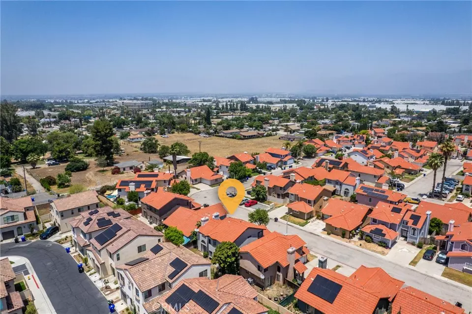 View/Area - 1407 Sycamore Ln, San Bernardino, CA 92408 photo 3 of 5