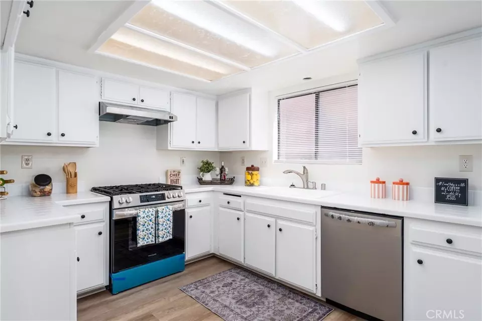 Kitchen - 1407 Sycamore Ln, San Bernardino, CA 92408 photo 1 of 3