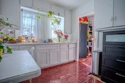 628 E 76th Pl, Los Angeles, CA 90001