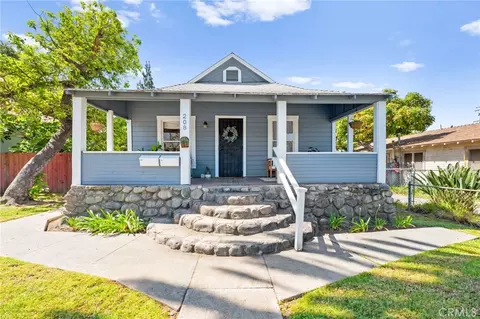 208 W Walnut Ave, Monrovia, CA 91016