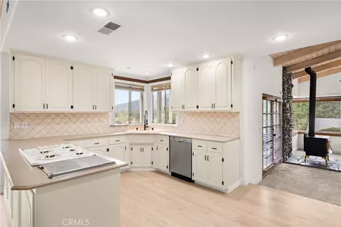 1116 Ca-2, Wrightwood, CA 92397 photo 16