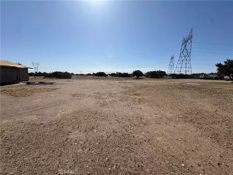 10717 Muscatel St, Oak Hills, CA 92344