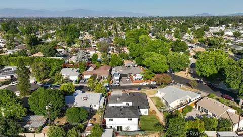 View/Area - 7719 Nestle Ave, Reseda, CA 91335 photo 6 of 7