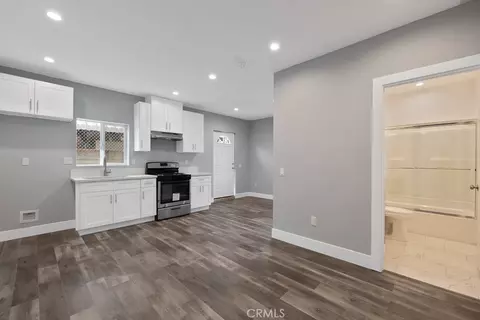 Entry Way - 7719 Nestle Ave, Reseda, CA 91335 photo 1 of 1