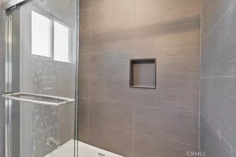 Bath - 7719 Nestle Ave, Reseda, CA 91335 photo 2 of 4