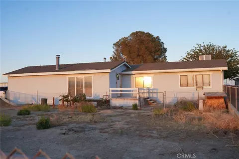 818 60th St W, Rosamond, CA 93560