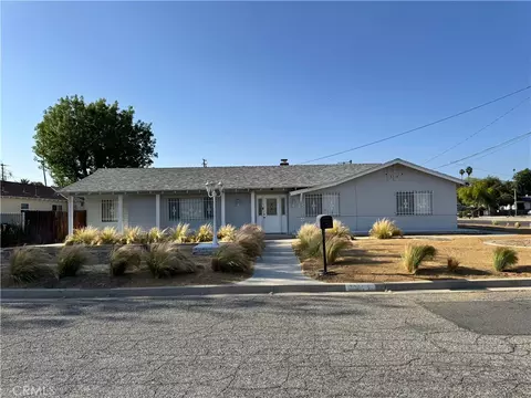 2064 E Campus Way, Hemet, CA 92544