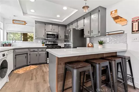 32538 Scandia Dr, Running Springs, CA 92382