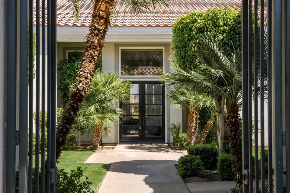 Exterior - 56610 Muirfield, La Quinta, CA 92253 photo 2 of 8