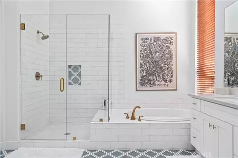 Bath - 56610 Muirfield, La Quinta, CA 92253 photo 1 of 6