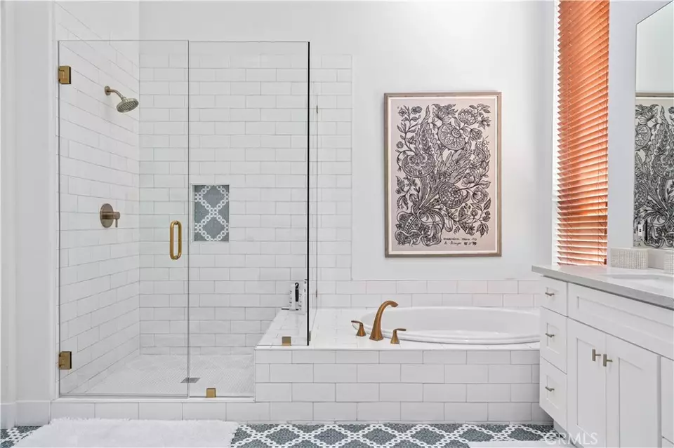 Bath - 56610 Muirfield, La Quinta, CA 92253 photo 1 of 6