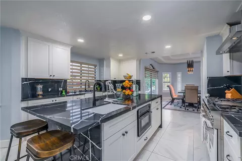 212 Independence Dr, Claremont, CA 91711