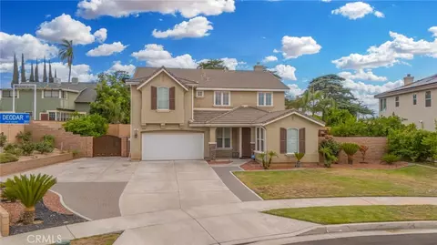 325 Deodar St, Redlands, CA 92374