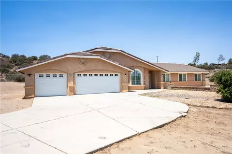 7122 Aster Rd, Oak Hills, CA 92344