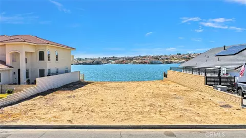 18055 Lakeview Dr, Victorville, CA 92395