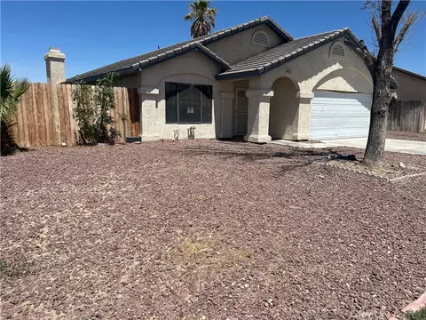 467 Stanford Dr, Barstow, CA 92311