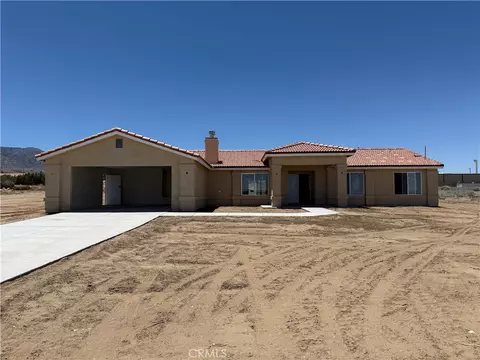 9570 Mescalero Rd, Phelan, CA 92371