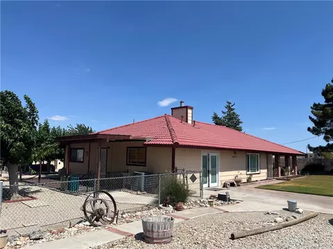 10675 Paramount Rd, Phelan, CA 92371